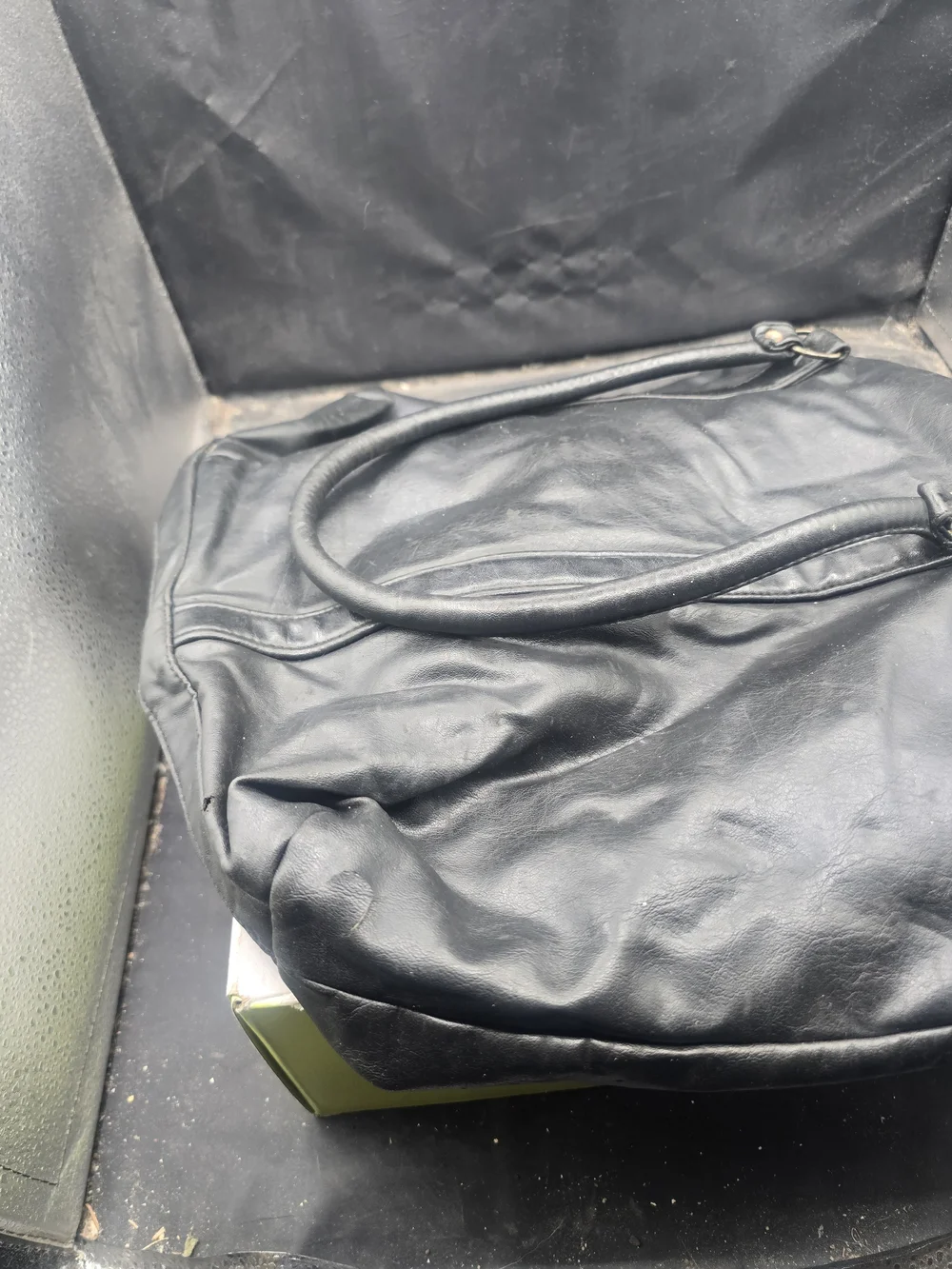 Men's Black Leather Messenger Bag with Adjustable Strap